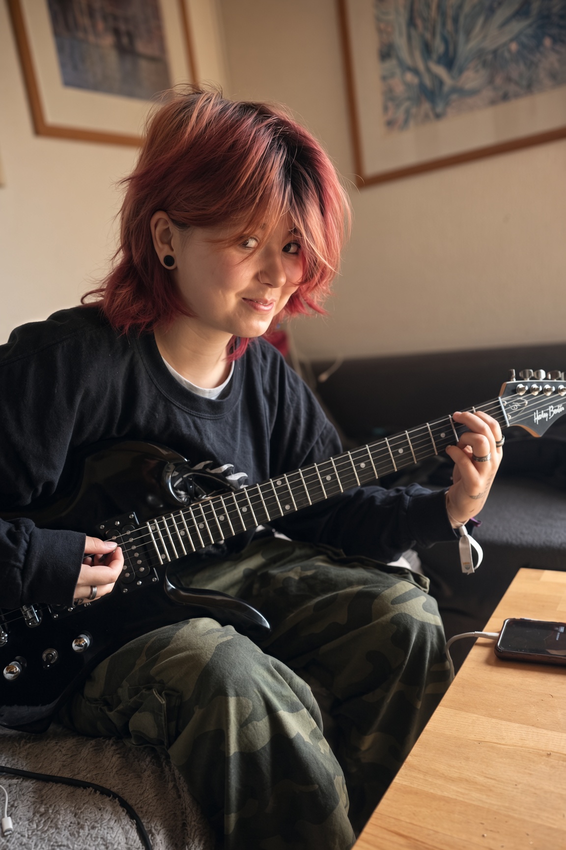 Die Geburtstagskind mit Gitarre